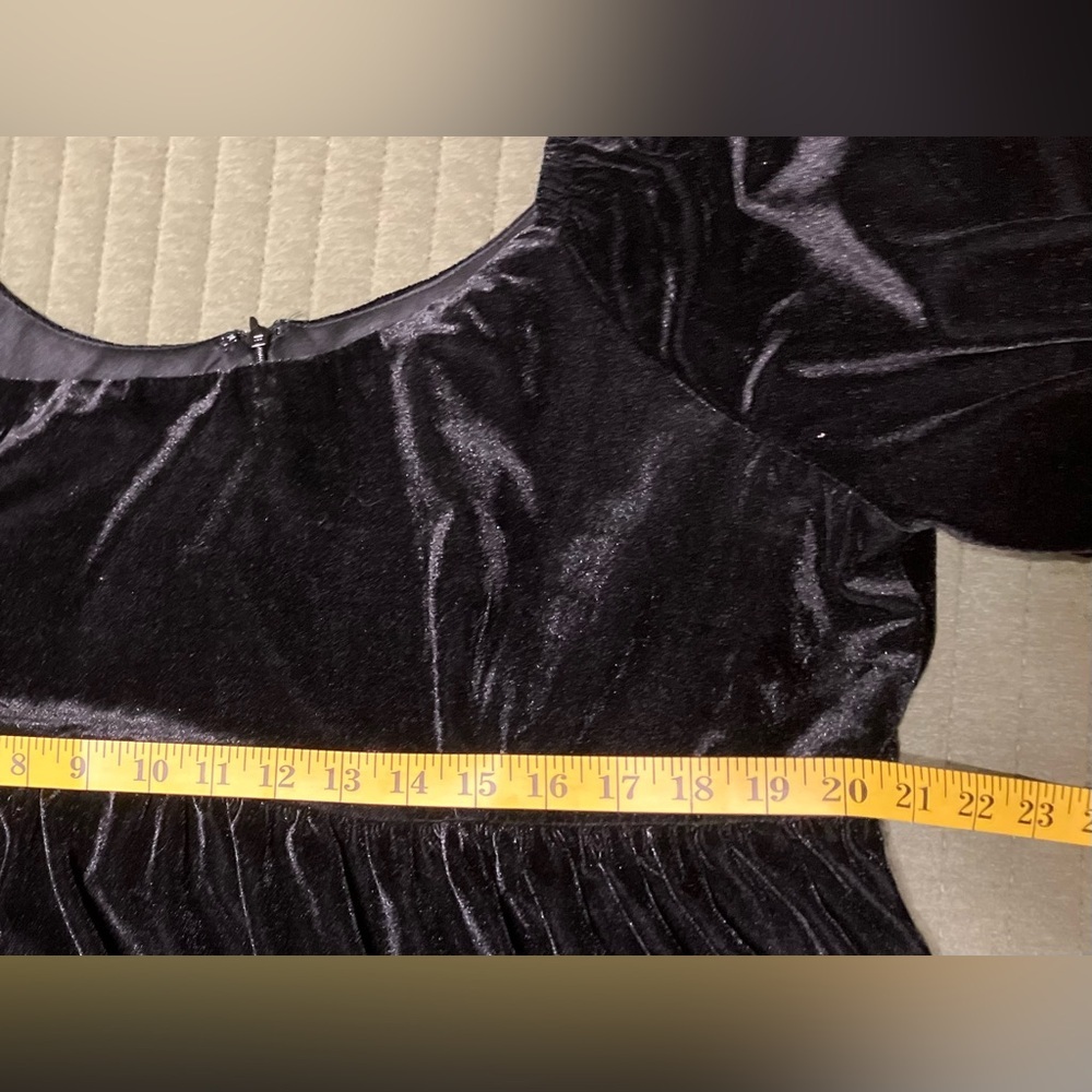 ENGLISH FACTORY
Plus Size Puff Sleeve Velvet Mini Dress - Picture 7 of 9